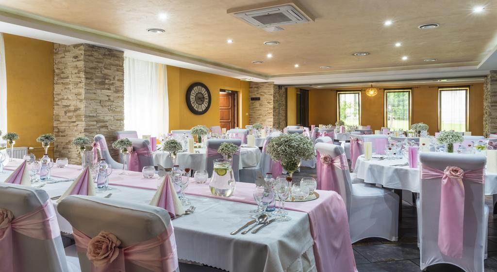 Hotel Polo Presov Ngoại thất bức ảnh